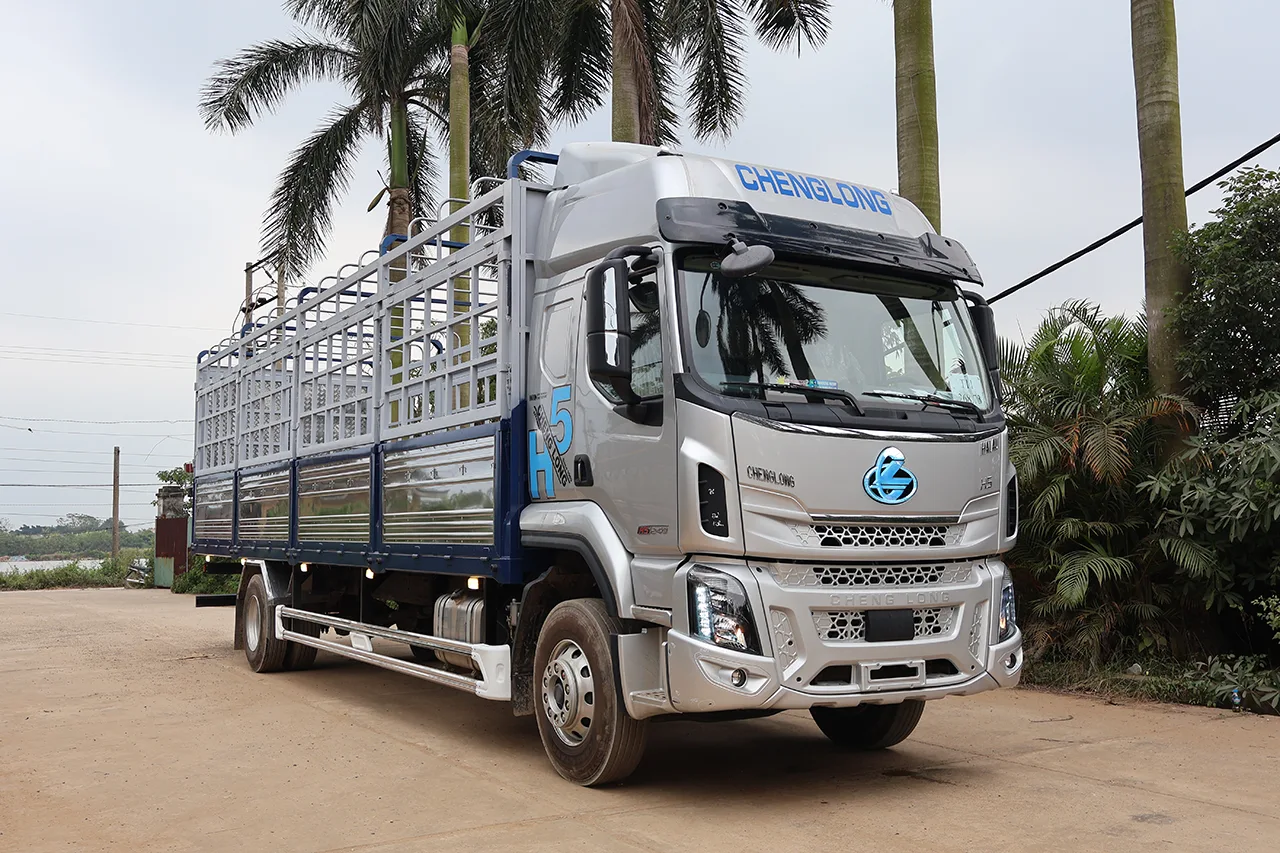 XE TẢI TRUNG CHENGLONG H5 240HP