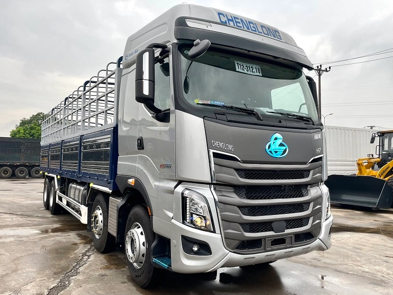 XE TẢI THÙNG 4 CHÂN CHENGLONG H7 8x4 400HP