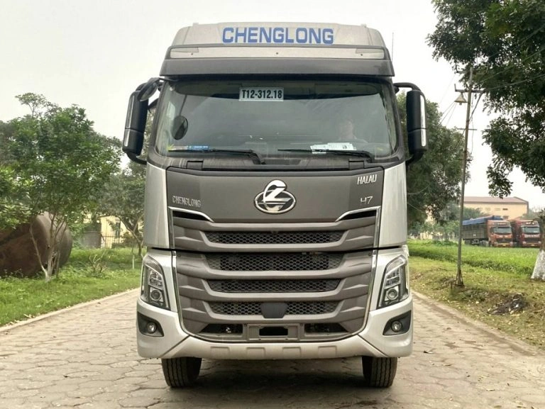 XE TẢI THÙNG 4 CHÂN CHENGLONG H7 8x4 400HP