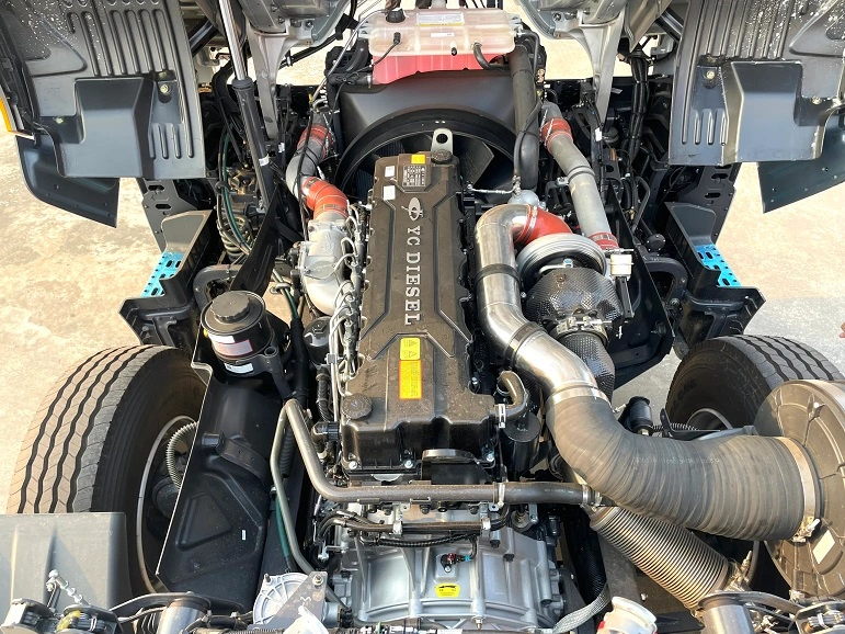 XE TẢI THÙNG 4 CHÂN CHENGLONG H7 8x4 400HP