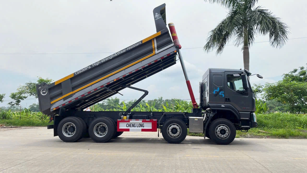 XE TẢI BEN 4 CHÂN CHENGLONG H5 360 HP (8x4) CẦU LÁP